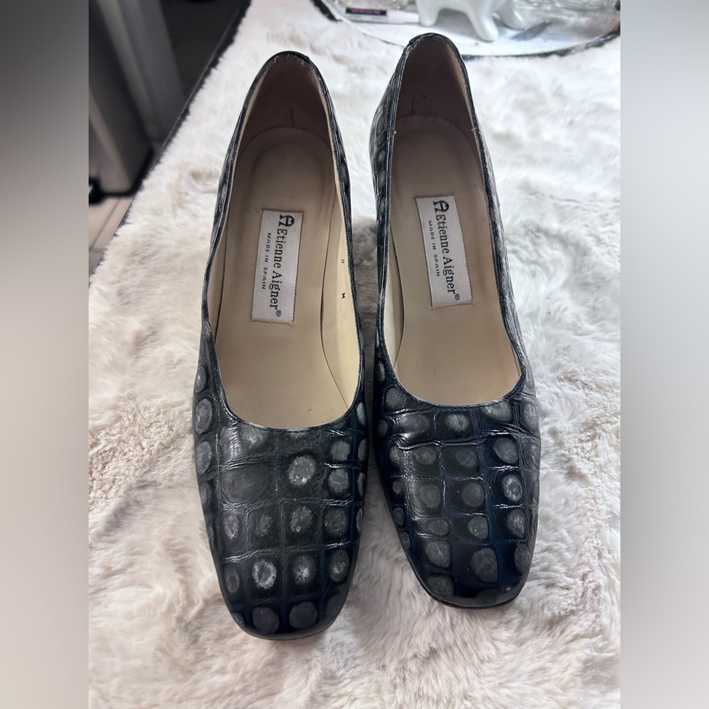 Etienne Aigner Cadiz" black crocodile-embossed leather S13